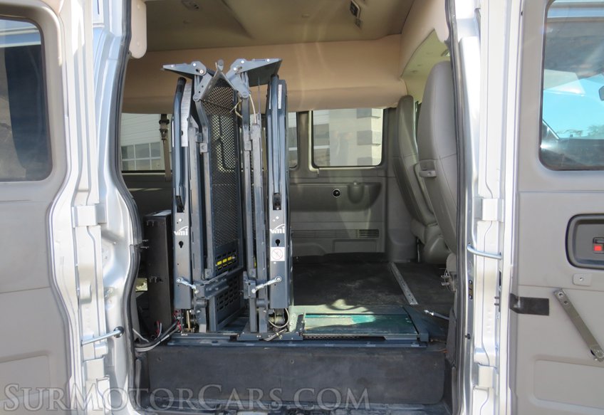 2018 GMC Savana Passenger - Image 41