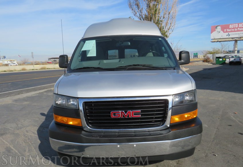 2018 GMC Savana Passenger - Image 11
