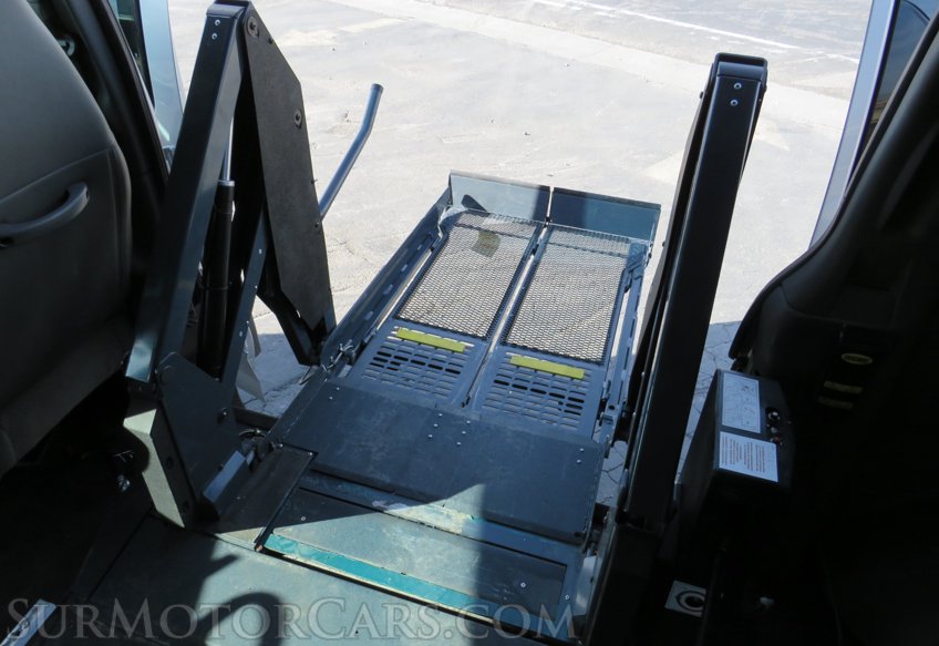 2018 GMC Savana Passenger - Image 36