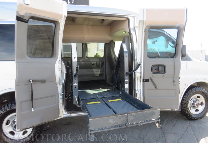 2018 GMC Savana Passenger - Image 43