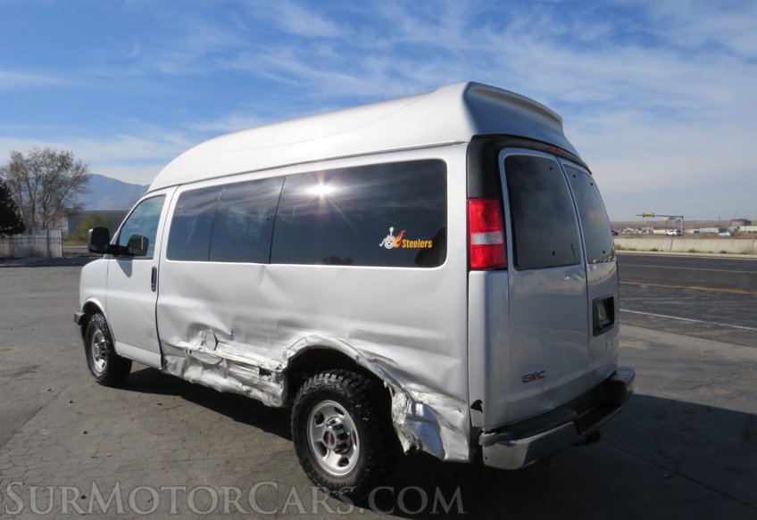 2018 GMC Savana Passenger - Image 5