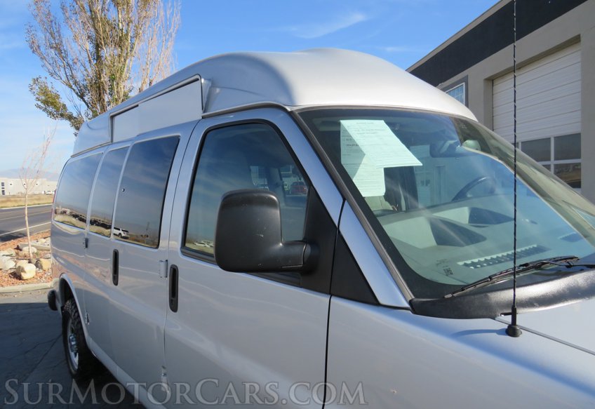 2018 GMC Savana Passenger - Image 14