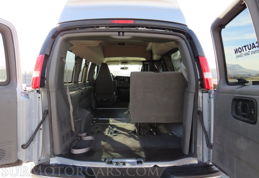 2018 GMC Savana Passenger - Image 34
