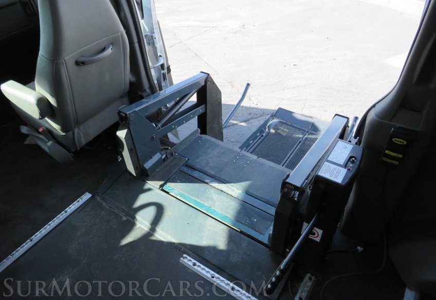 2018 GMC Savana Passenger - Image 38