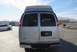 2018 GMC Savana Passenger - Image 12
