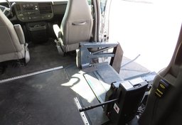 2018 GMC Savana Passenger - Image 39