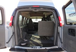 2018 GMC Savana Passenger - Image 34