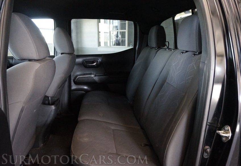 2019 Toyota Tacoma - Image 32