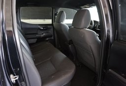 2019 Toyota Tacoma - Image 31