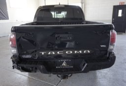 2019 Toyota Tacoma - Image 11