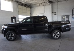 2019 Toyota Tacoma - Image 10