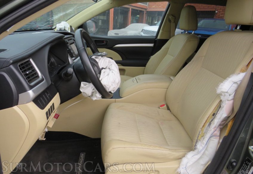 2015 Toyota Highlander - Image 22