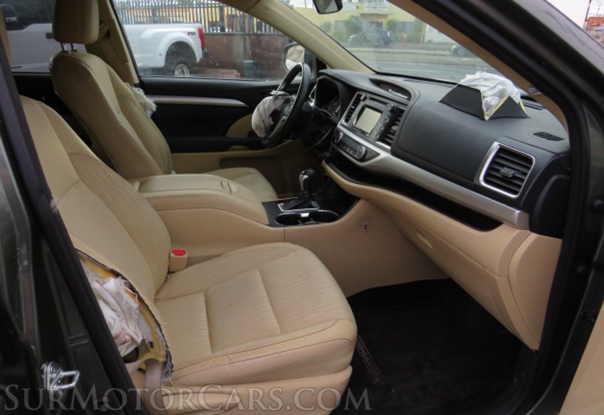 2015 Toyota Highlander - Image 32