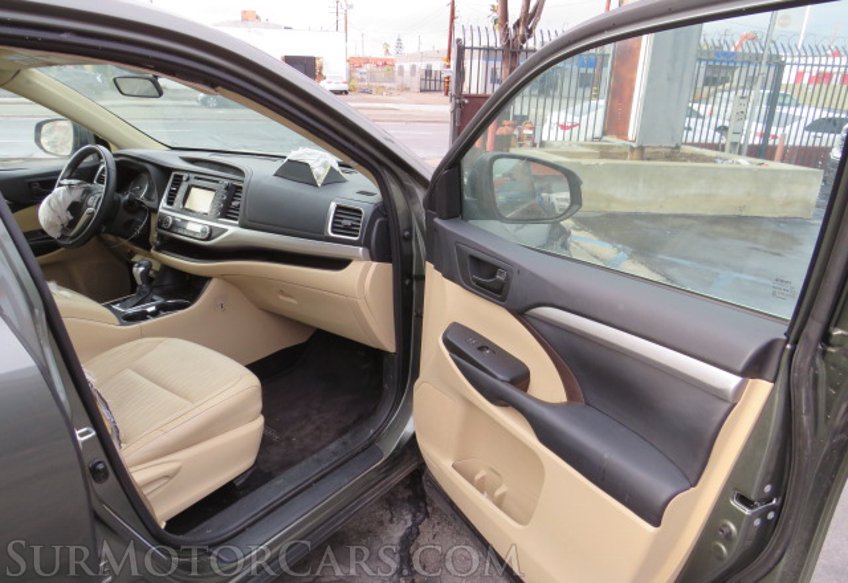 2015 Toyota Highlander - Image 26