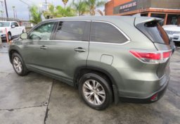 2015 Toyota Highlander - Image 10