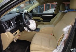 2015 Toyota Highlander - Image 31