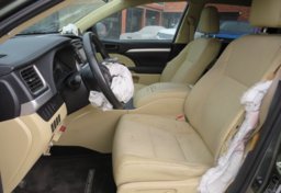 2015 Toyota Highlander - Image 22