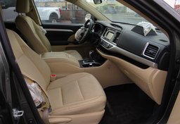 2015 Toyota Highlander - Image 32