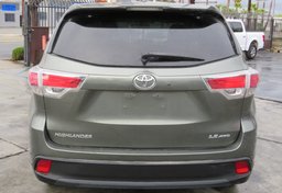 2015 Toyota Highlander - Image 19