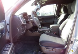 2021 Toyota Tacoma 4WD - Image 31