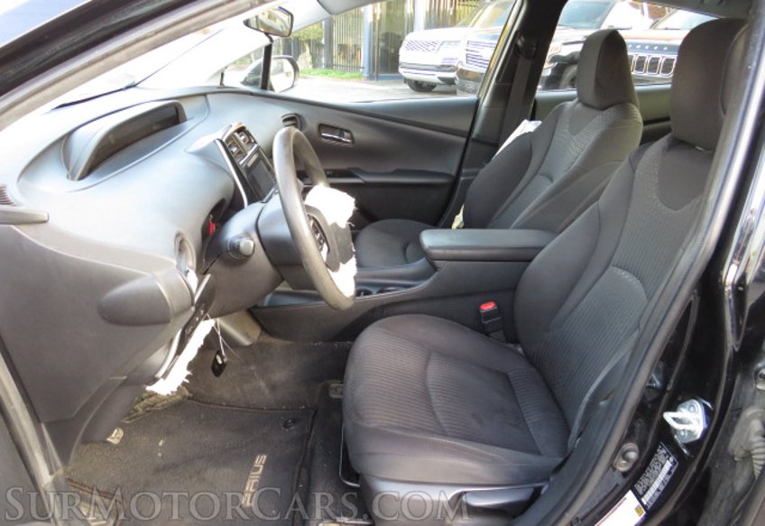 2018 Toyota Prius - Image 22