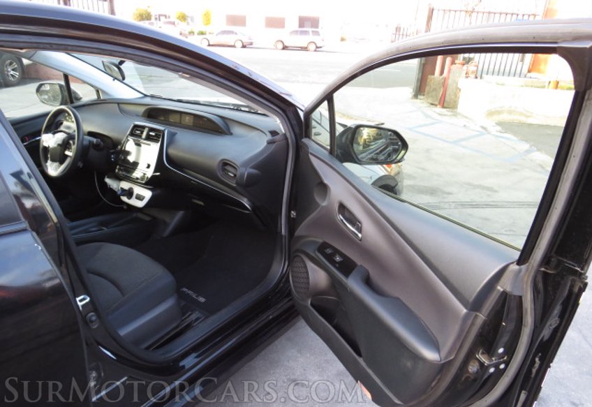 2018 Toyota Prius - Image 18