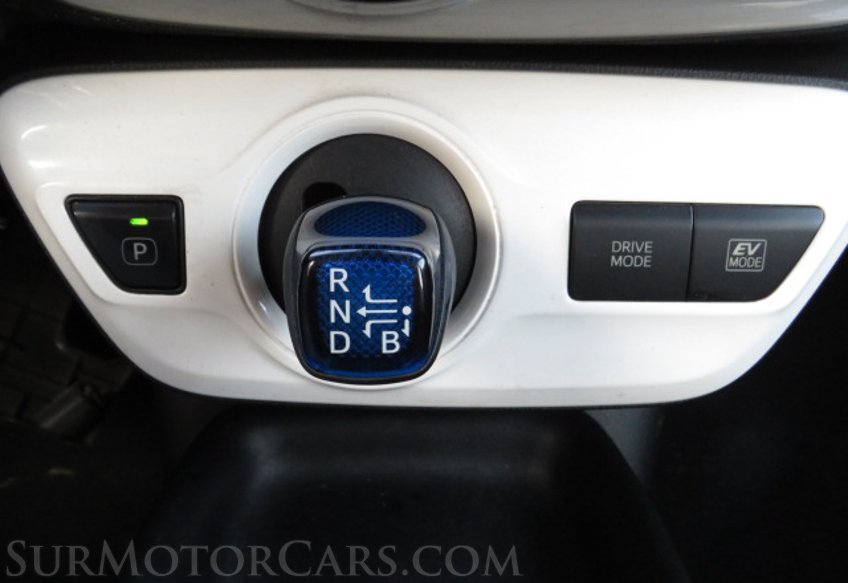 2018 Toyota Prius - Image 35