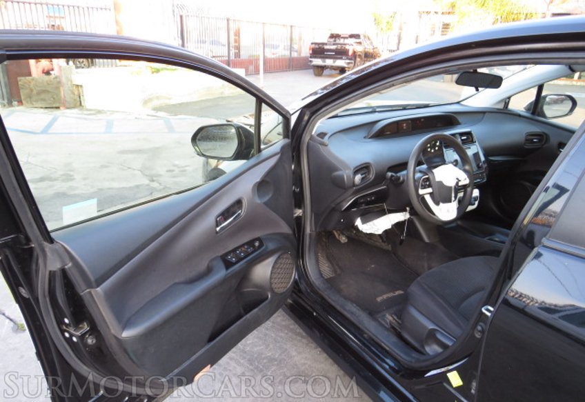 2018 Toyota Prius - Image 17