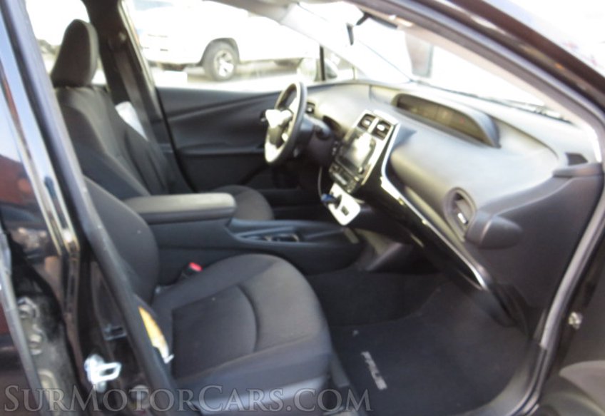 2018 Toyota Prius - Image 19