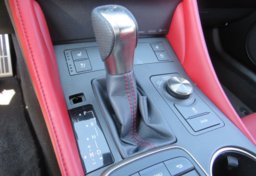 2019 Lexus RC - Image 44