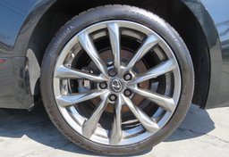 2019 Lexus RC - Image 19