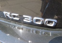 2019 Lexus RC - Image 18