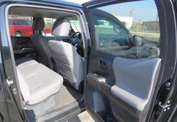 2022 Toyota Tacoma - Image 21