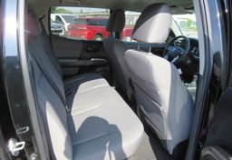 2022 Toyota Tacoma - Image 29