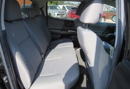 2022 Toyota Tacoma - Image 27