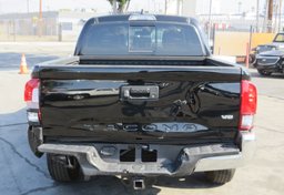 2022 Toyota Tacoma - Image 10