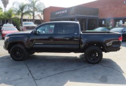 2022 Toyota Tacoma - Image 12