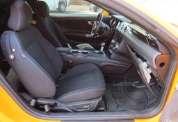 2019 Ford Mustang - Image 25