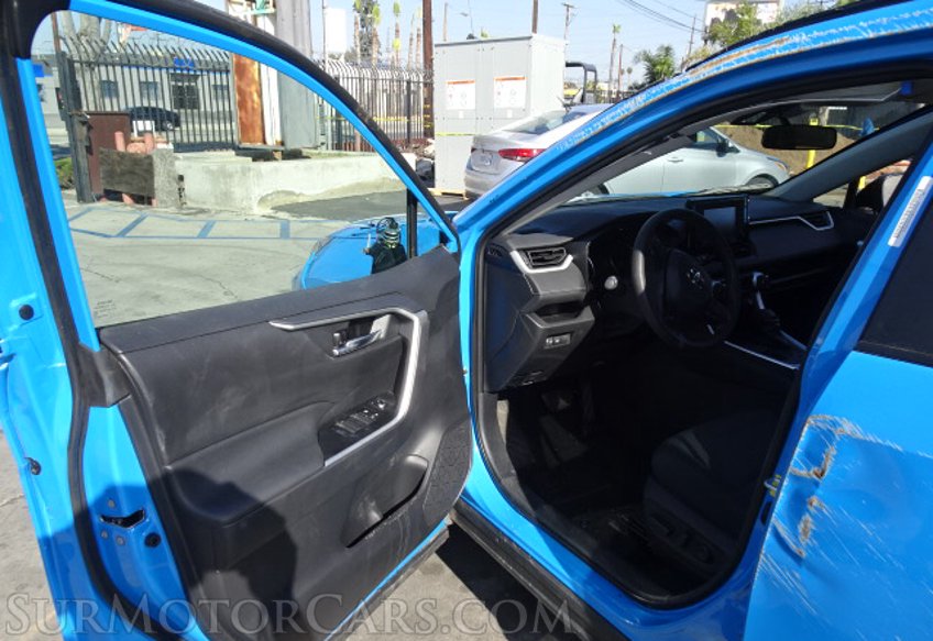2021 Toyota RAV4 - Image 17