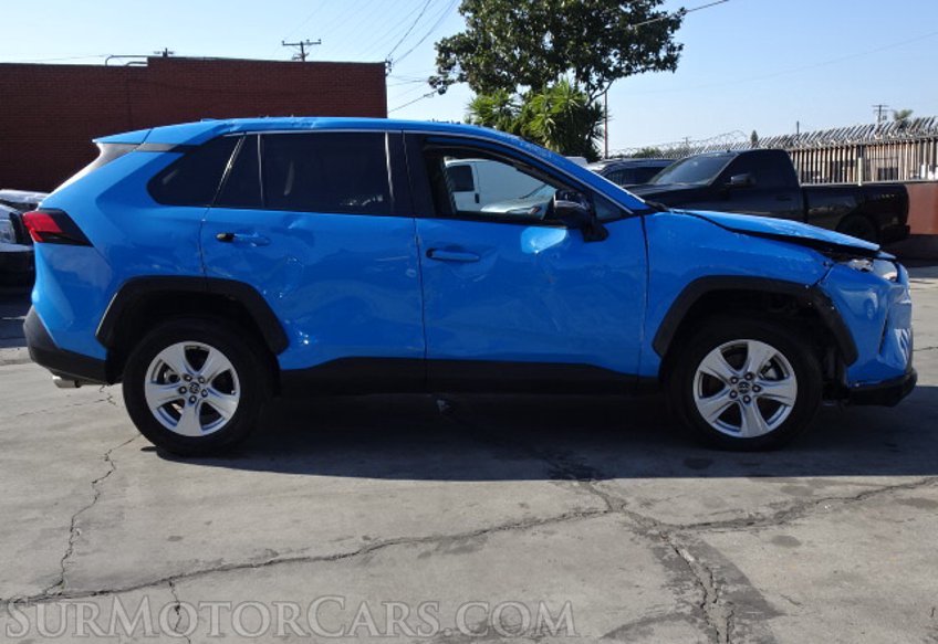 2021 Toyota RAV4 - Image 11