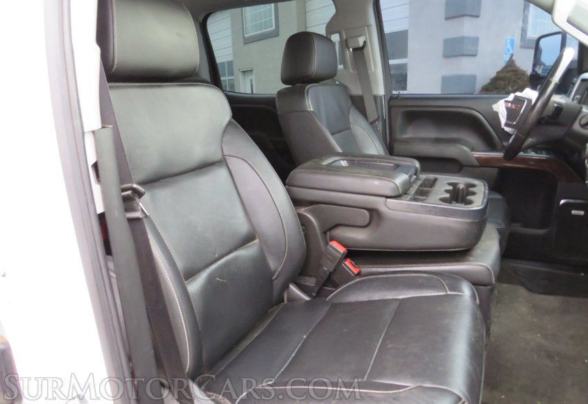 2018 GMC Sierra 3500HD - Image 29