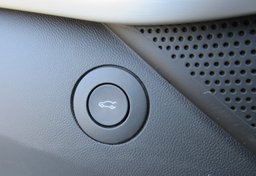 2020 Chevrolet Camaro - Image 44