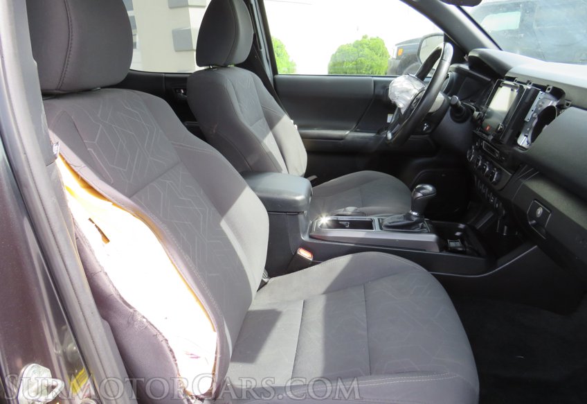 2016 Toyota Tacoma - Image 25