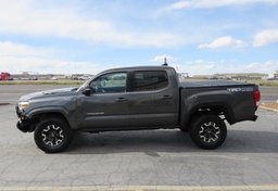 2016 Toyota Tacoma - Image 10