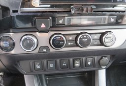 2016 Toyota Tacoma - Image 30