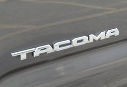 2016 Toyota Tacoma - Image 20