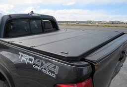 2016 Toyota Tacoma - Image 17