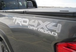 2016 Toyota Tacoma - Image 18