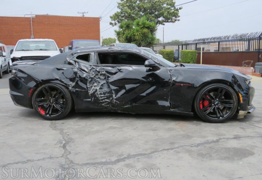 2021 Chevrolet Camaro - Image 10