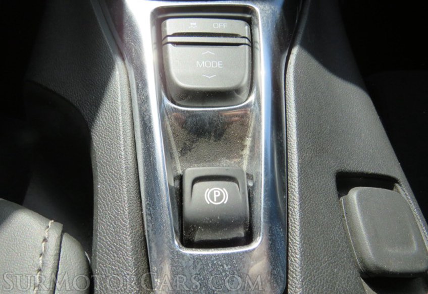 2021 Chevrolet Camaro - Image 32